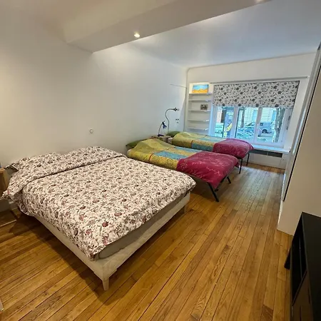 Luxurious 2 Bedroom Apartment, Located In Avenue George V Apartment